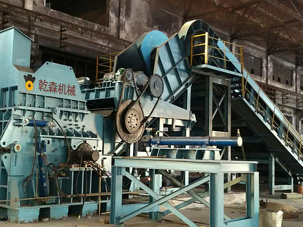 大型金屬破碎機(jī) 大型金屬破碎機(jī)